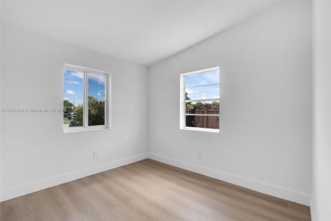 Купить виллу или дом в Майами, Флорида 3 спальни, № 1957968 - фото 12