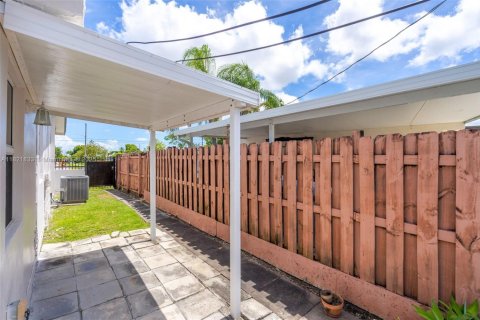 Купить виллу или дом в Майами, Флорида 3 спальни, № 1957968 - фото 25