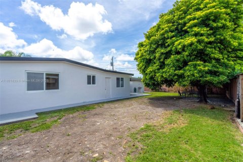 Купить виллу или дом в Майами, Флорида 3 спальни, № 1957968 - фото 30