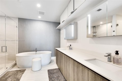 Appartement à louer à Sunny Isles Beach, Floride: 2 chambres, 155.61 m2 № 1922859 - photo 3