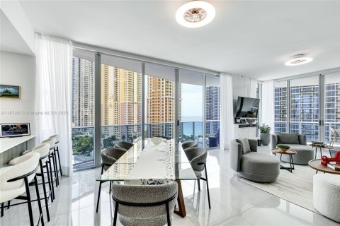 Appartement à louer à Sunny Isles Beach, Floride: 2 chambres, 155.61 m2 № 1922859 - photo 25