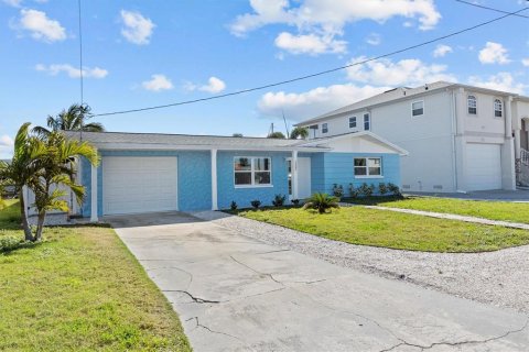 Villa ou maison à vendre à Hudson, Floride: 2 chambres, 93.27 m2 № 2142895 - photo 16