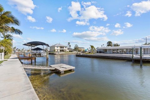 Villa ou maison à vendre à Hudson, Floride: 2 chambres, 93.27 m2 № 2142895 - photo 6