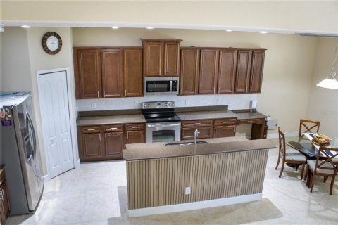 Villa ou maison à vendre à Clermont, Floride: 5 chambres, 253.72 m2 № 2303315 - photo 6