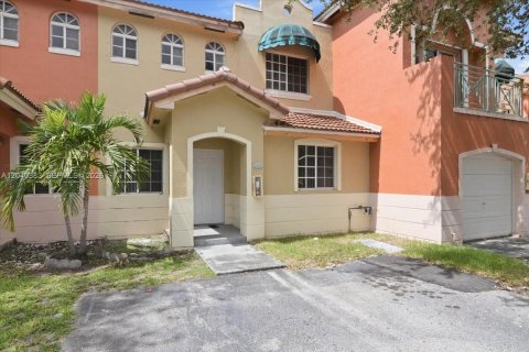 Touwnhouse à Hialeah, Floride 3 chambres, 158.68 m2 № 2274778