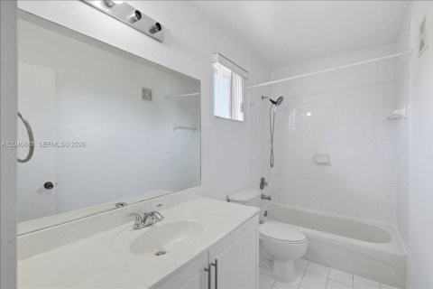 Touwnhouse à louer à Hialeah, Floride: 3 chambres, 158.68 m2 № 2274778 - photo 22