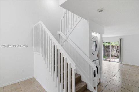 Touwnhouse à louer à Hialeah, Floride: 3 chambres, 158.68 m2 № 2274778 - photo 6
