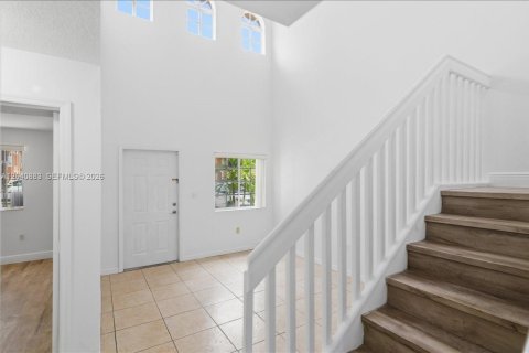 Touwnhouse à louer à Hialeah, Floride: 3 chambres, 158.68 m2 № 2274778 - photo 16
