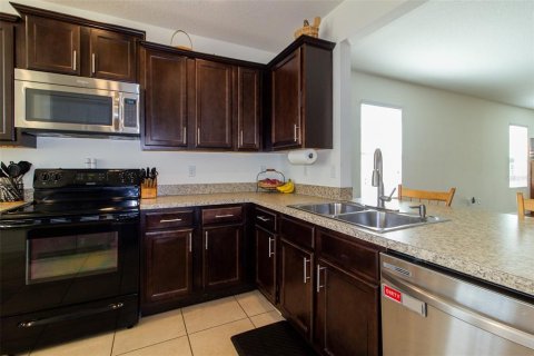 House in Lake Alfred, Florida 3 bedrooms, 162.3 sq.m. № 2214745 - photo 7