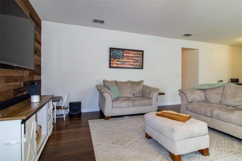 House in Lake Alfred, Florida 3 bedrooms, 162.3 sq.m. № 2214745 - photo 3