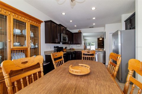 House in Lake Alfred, Florida 3 bedrooms, 162.3 sq.m. № 2214745 - photo 11