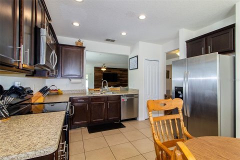 House in Lake Alfred, Florida 3 bedrooms, 162.3 sq.m. № 2214745 - photo 8
