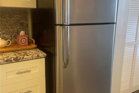 Condo in Bradenton, Florida, 2 bedrooms  № 1772036 - photo 12