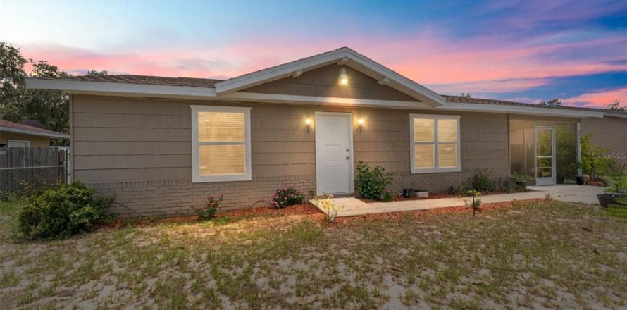 House in Ocala, Florida 2 bedrooms, 84.73 sq.m. № 1781042