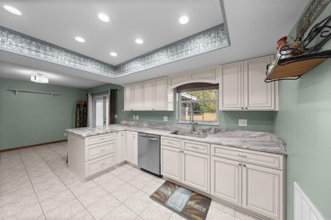 House in Summerfield, Florida 3 bedrooms, 122.26 sq.m. № 1774639 - photo 13