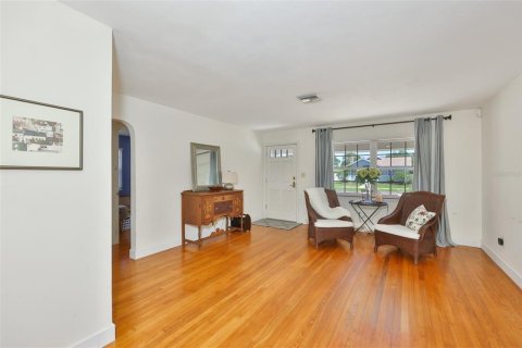 Casa en venta en Saint Petersburg, Florida, 3 dormitorios, 162.86 m2 № 2167362 - foto 7
