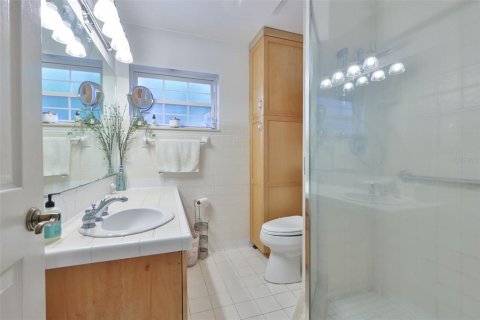 Casa en venta en Saint Petersburg, Florida, 3 dormitorios, 162.86 m2 № 2167362 - foto 19