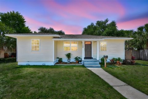 Casa en Saint Petersburg, Florida 3 dormitorios, 162.86 m2 № 2167362