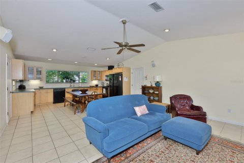 Casa en venta en Saint Petersburg, Florida, 3 dormitorios, 162.86 m2 № 2167362 - foto 8