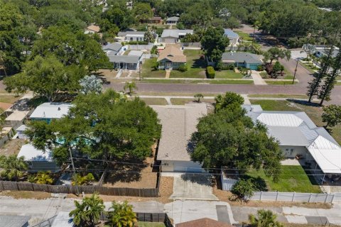 Casa en venta en Saint Petersburg, Florida, 3 dormitorios, 162.86 m2 № 2167362 - foto 25