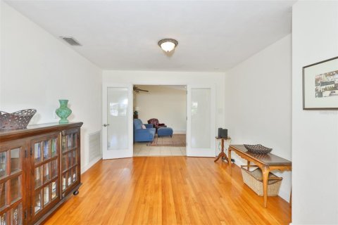 Casa en venta en Saint Petersburg, Florida, 3 dormitorios, 162.86 m2 № 2167362 - foto 5