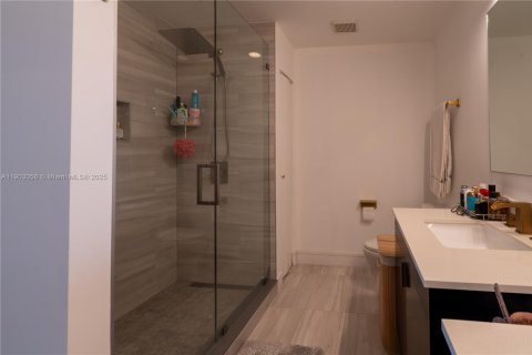 Снять в аренду кондоминиум в Майами, Флорида 2 спальни, 119.66м2, № 1956776 - фото 22