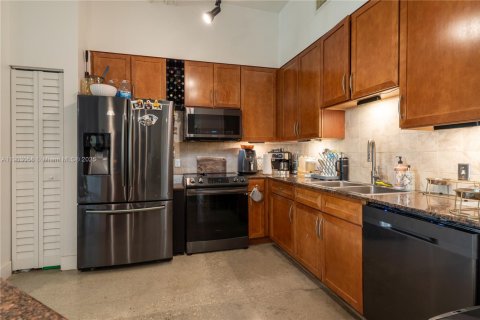 Снять в аренду кондоминиум в Майами, Флорида 2 спальни, 119.66м2, № 1956776 - фото 13