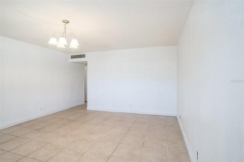 Condo in Sun City Center, Florida, 2 bedrooms  № 1526441 - photo 5