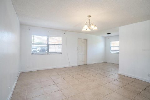 Condo in Sun City Center, Florida, 2 bedrooms  № 1526441 - photo 4