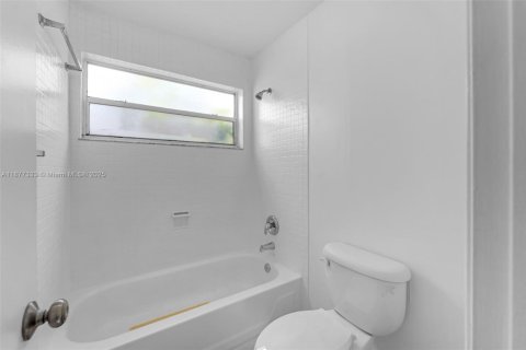 Adosado en venta en Miami, Florida, 3 dormitorios, 142.7 m2 № 1929496 - foto 26