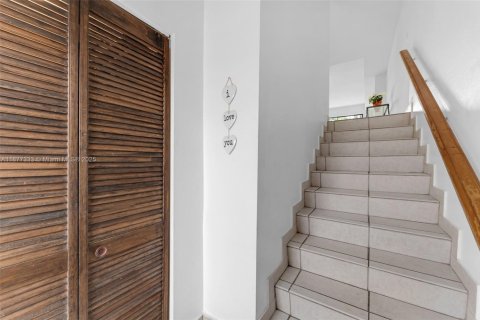 Adosado en venta en Miami, Florida, 3 dormitorios, 142.7 m2 № 1929496 - foto 4