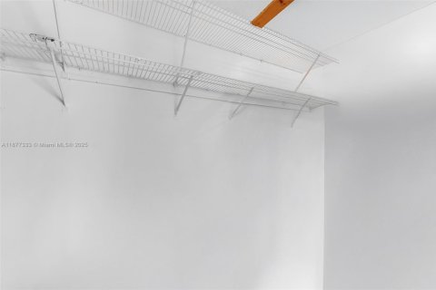 Adosado en venta en Miami, Florida, 3 dormitorios, 142.7 m2 № 1929496 - foto 27