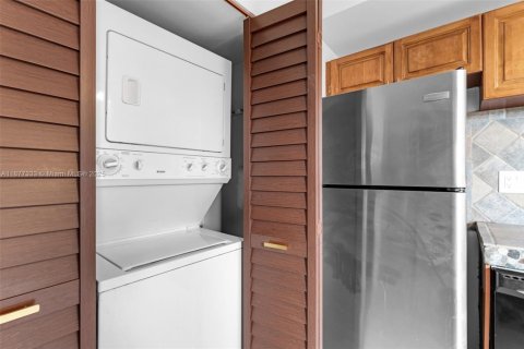 Adosado en venta en Miami, Florida, 3 dormitorios, 142.7 m2 № 1929496 - foto 13
