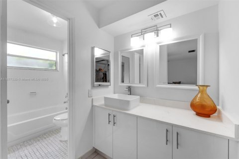 Adosado en venta en Miami, Florida, 3 dormitorios, 142.7 m2 № 1929496 - foto 25