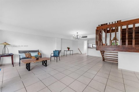 Adosado en venta en Miami, Florida, 3 dormitorios, 142.7 m2 № 1929496 - foto 9