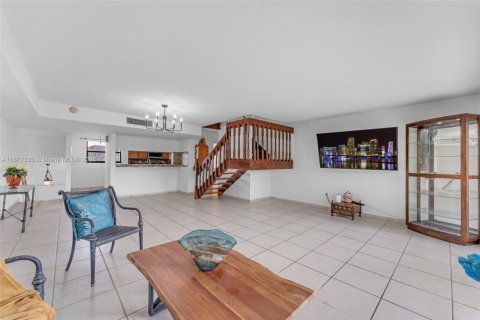 Adosado en venta en Miami, Florida, 3 dormitorios, 142.7 m2 № 1929496 - foto 6