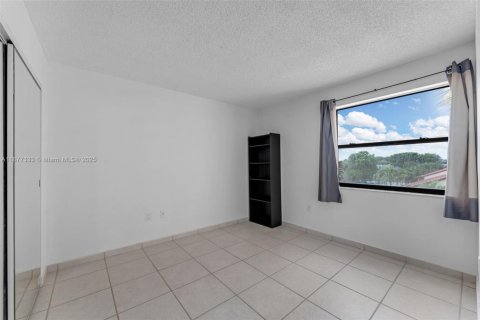 Adosado en venta en Miami, Florida, 3 dormitorios, 142.7 m2 № 1929496 - foto 19