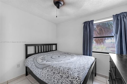 Adosado en venta en Miami, Florida, 3 dormitorios, 142.7 m2 № 1929496 - foto 17