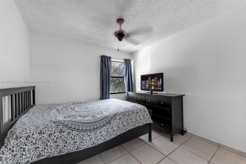 Adosado en venta en Miami, Florida, 3 dormitorios, 142.7 m2 № 1929496 - foto 18