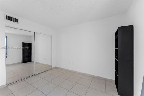 Adosado en venta en Miami, Florida, 3 dormitorios, 142.7 m2 № 1929496 - foto 20