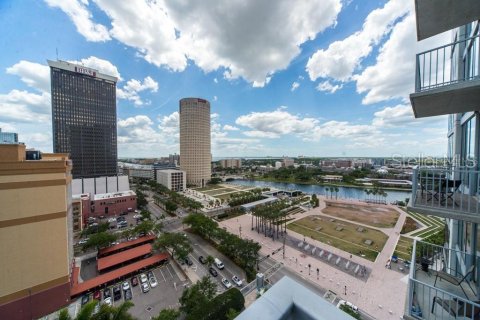 Condo in Tampa, Florida, 1 bedroom  № 1757599 - photo 11