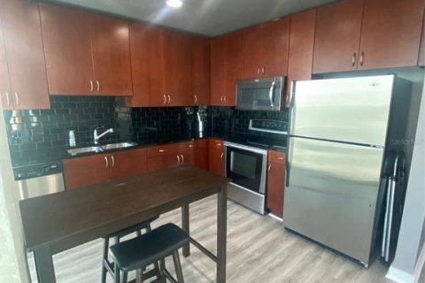 Condo in Tampa, Florida, 1 bedroom  № 1757599 - photo 13