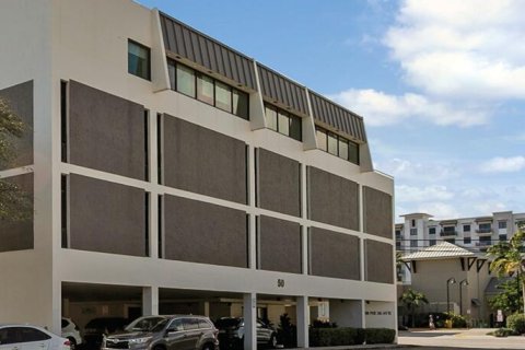 Commercial property in Pompano Beach, Florida № 2243451 - photo 12