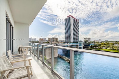 Copropriété à louer à Hollywood, Floride: 1 chambre, 65.22 m2 № 1862578 - photo 2