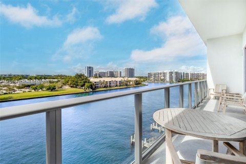 Copropriété à louer à Hollywood, Floride: 1 chambre, 65.22 m2 № 1862578 - photo 1