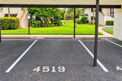 Condo in Sarasota, Florida, 1 bedroom № 2402720 - photo 19