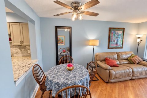Condo in Sarasota, Florida, 1 bedroom № 2402720 - photo 5