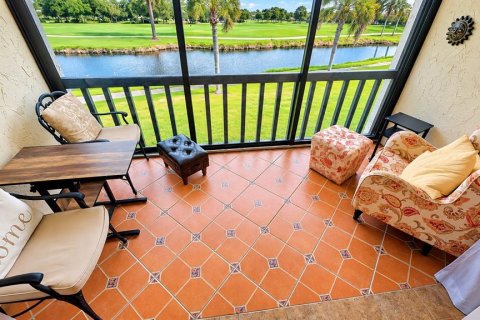 Condo in Sarasota, Florida, 1 bedroom № 2402720 - photo 11