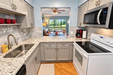 Condo in Sarasota, Florida, 1 bedroom № 2402720 - photo 3