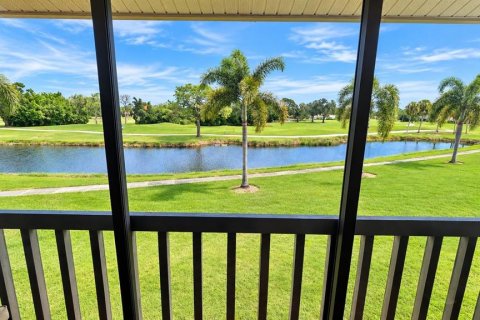 Condo in Sarasota, Florida, 1 bedroom № 2402720 - photo 12